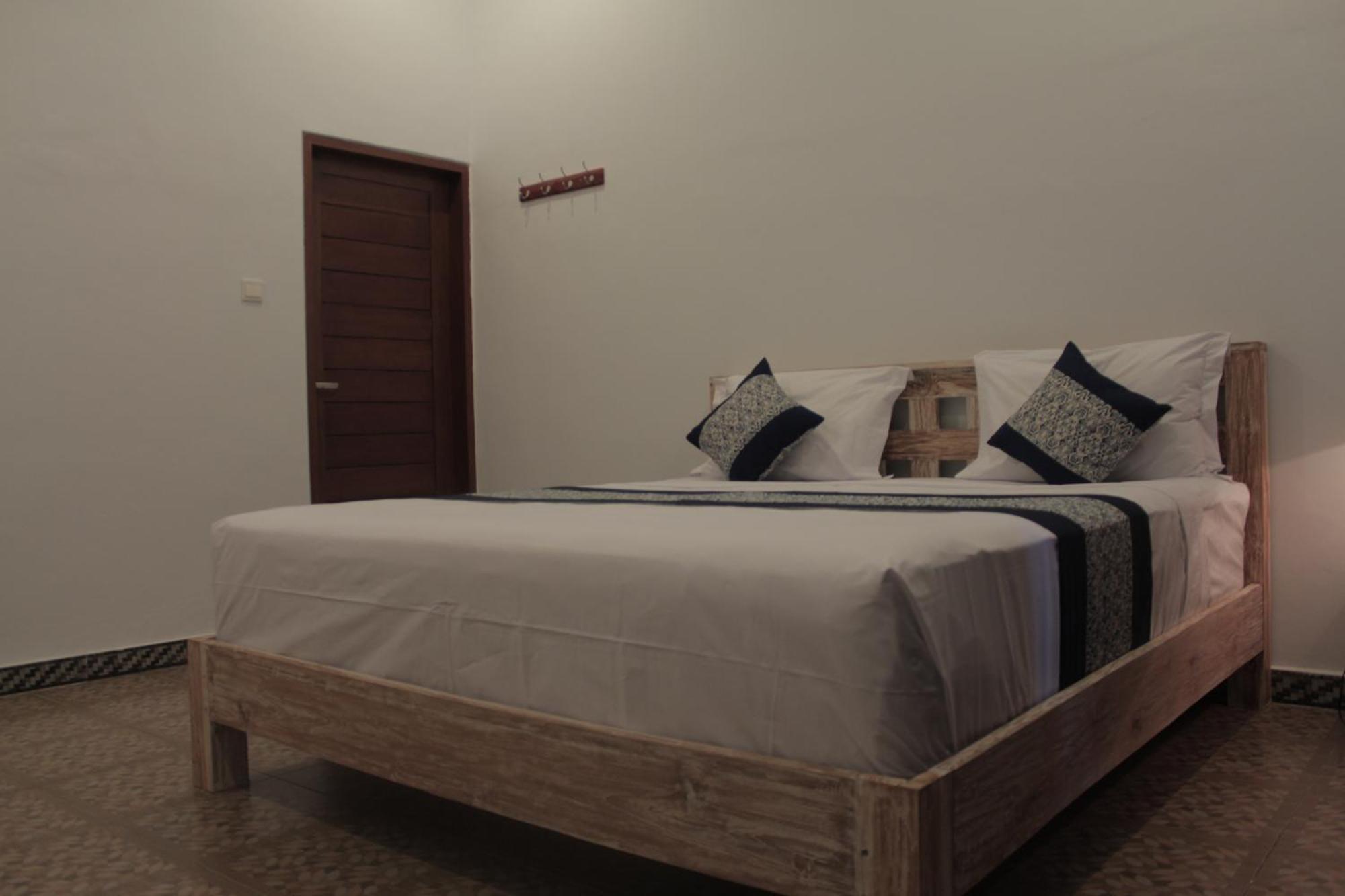 Nyoman Guesthouse Canggu חדר תמונה