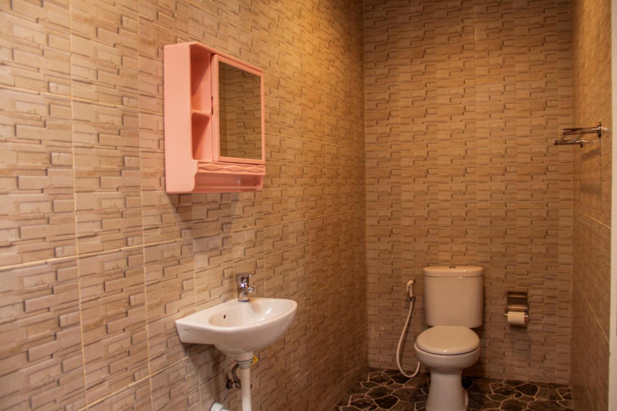 Nyoman Guesthouse Canggu חדר תמונה