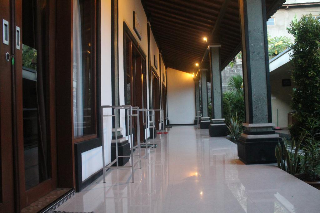 Nyoman Guesthouse Canggu מראה חיצוני תמונה