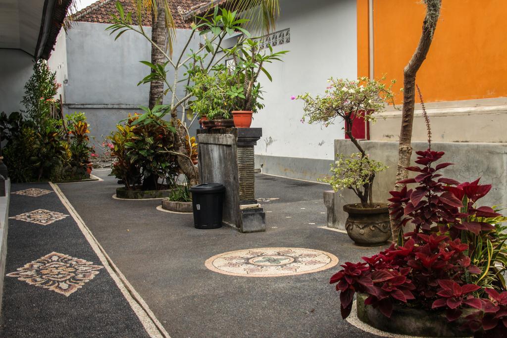 Nyoman Guesthouse Canggu מראה חיצוני תמונה