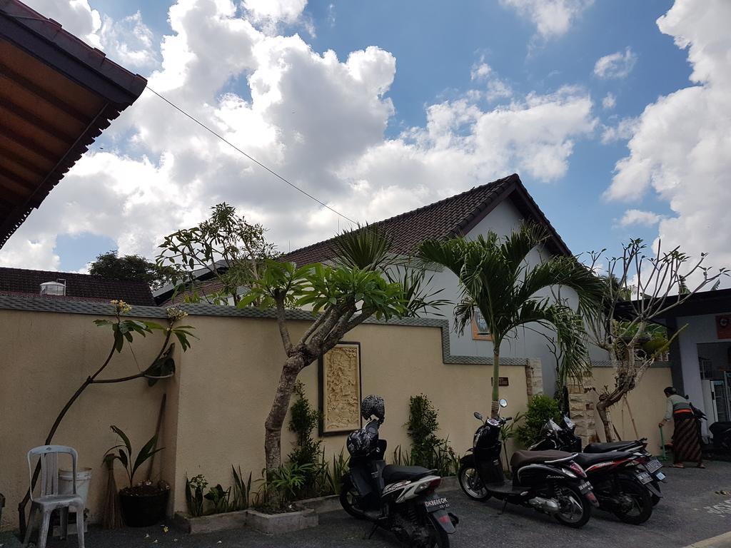 Nyoman Guesthouse Canggu מראה חיצוני תמונה